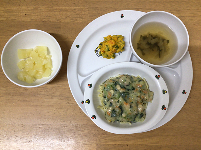 クリームソースパスタ