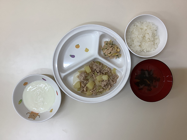 じゃがいもとキャベツの煮物