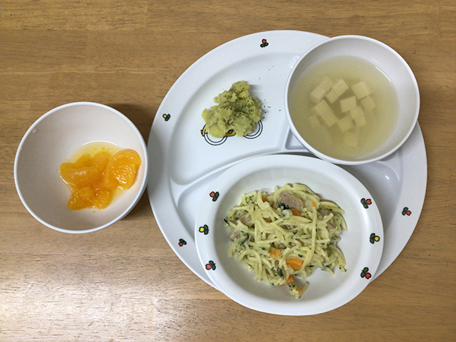 クリームソースパスタ