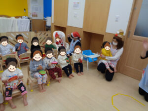 夢いっぱい保育園の園児とクリスマス会