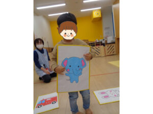 夢いっぱい保育園の園児とお正月あそび