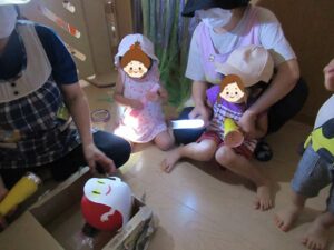 夢いっぱい保育園の園児と探検ごっこ