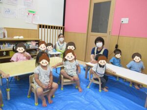 夢いっぱい保育園の園児と七夕