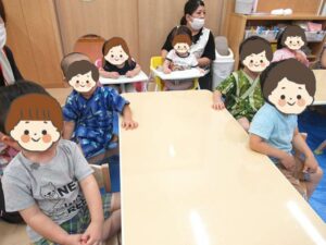 夢いっぱい保育園の園児と七夕