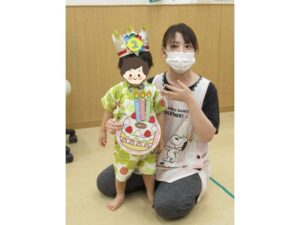 夢いっぱい保育園の園児と誕生日会