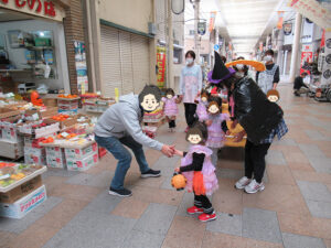 夢いっぱい保育園の園児とハッピーハロウィン