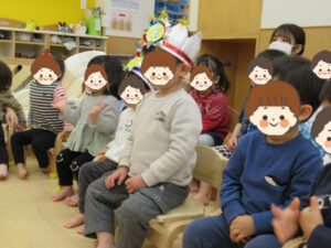 夢いっぱい保育園の園児と誕生日会