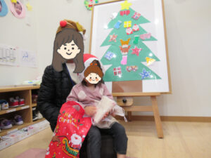夢いっぱい保育園の園児とクリスマス会